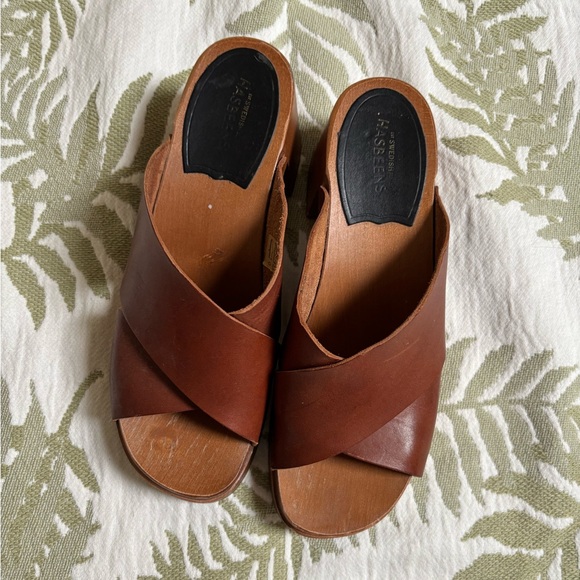 Swedish Hasbeens Annette High Clogs - Picture 3 of 9